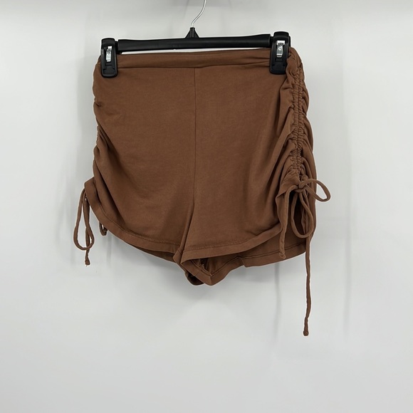 Lovers and Friends Hollie Short in Warm Tan - Picture 3 of 6